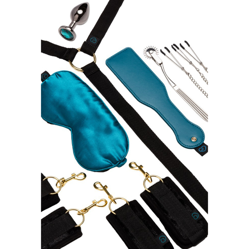 Accessoires de bondage soft Magic Shiver : masque en satin, tapette, menottes, pinces à tétons